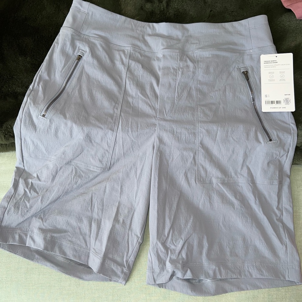 Athleta Trekki Bermuda 2.0 shorts